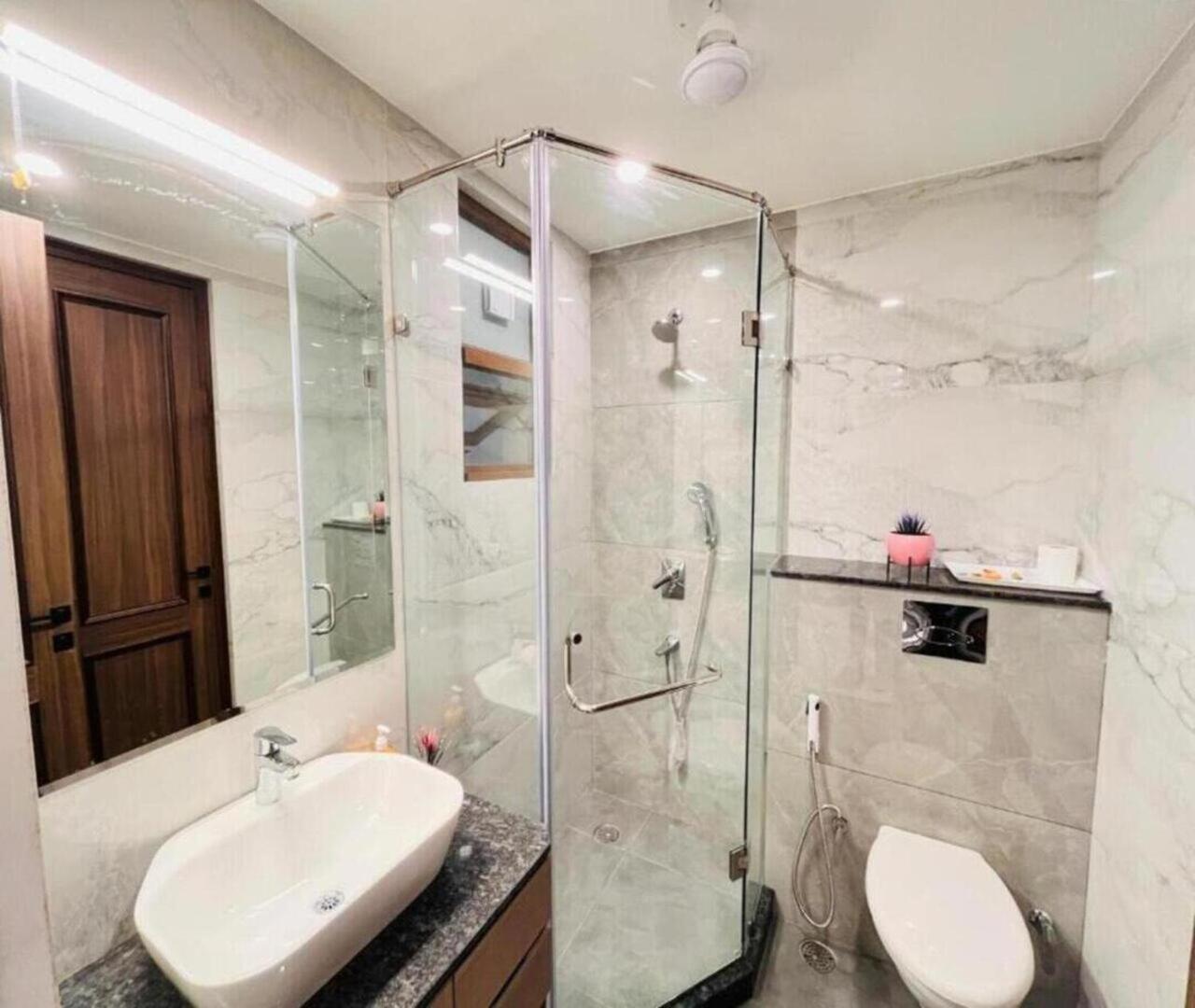 Grove Residency Hauz Khas New Delhi Couple Friendly Hotel Exterior photo