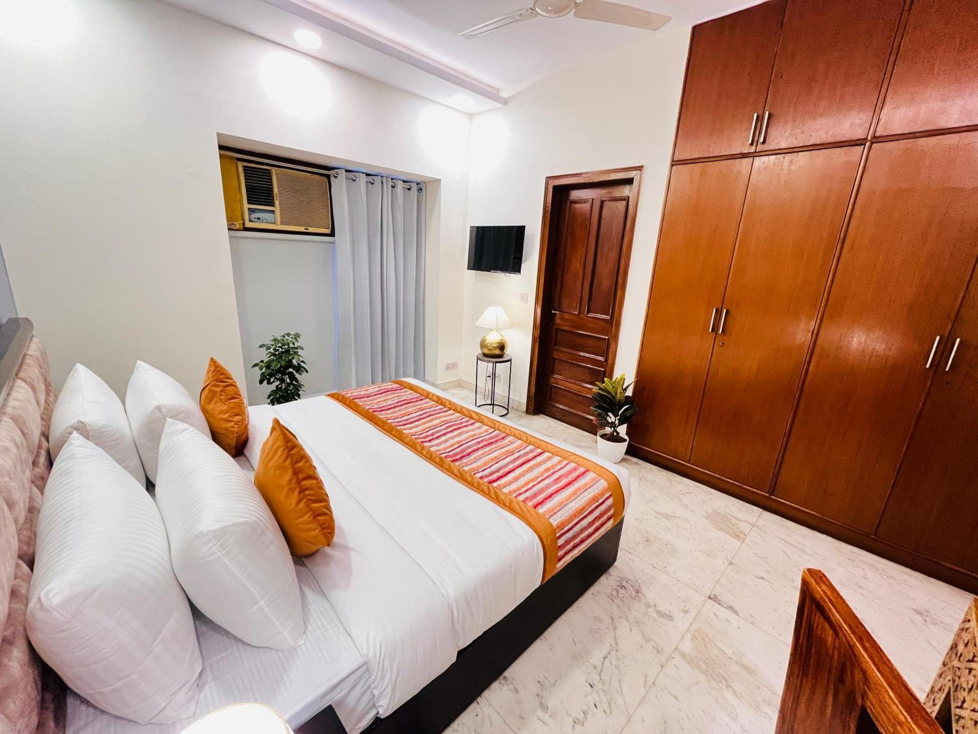 Grove Residency Hauz Khas New Delhi Couple Friendly Hotel Exterior photo