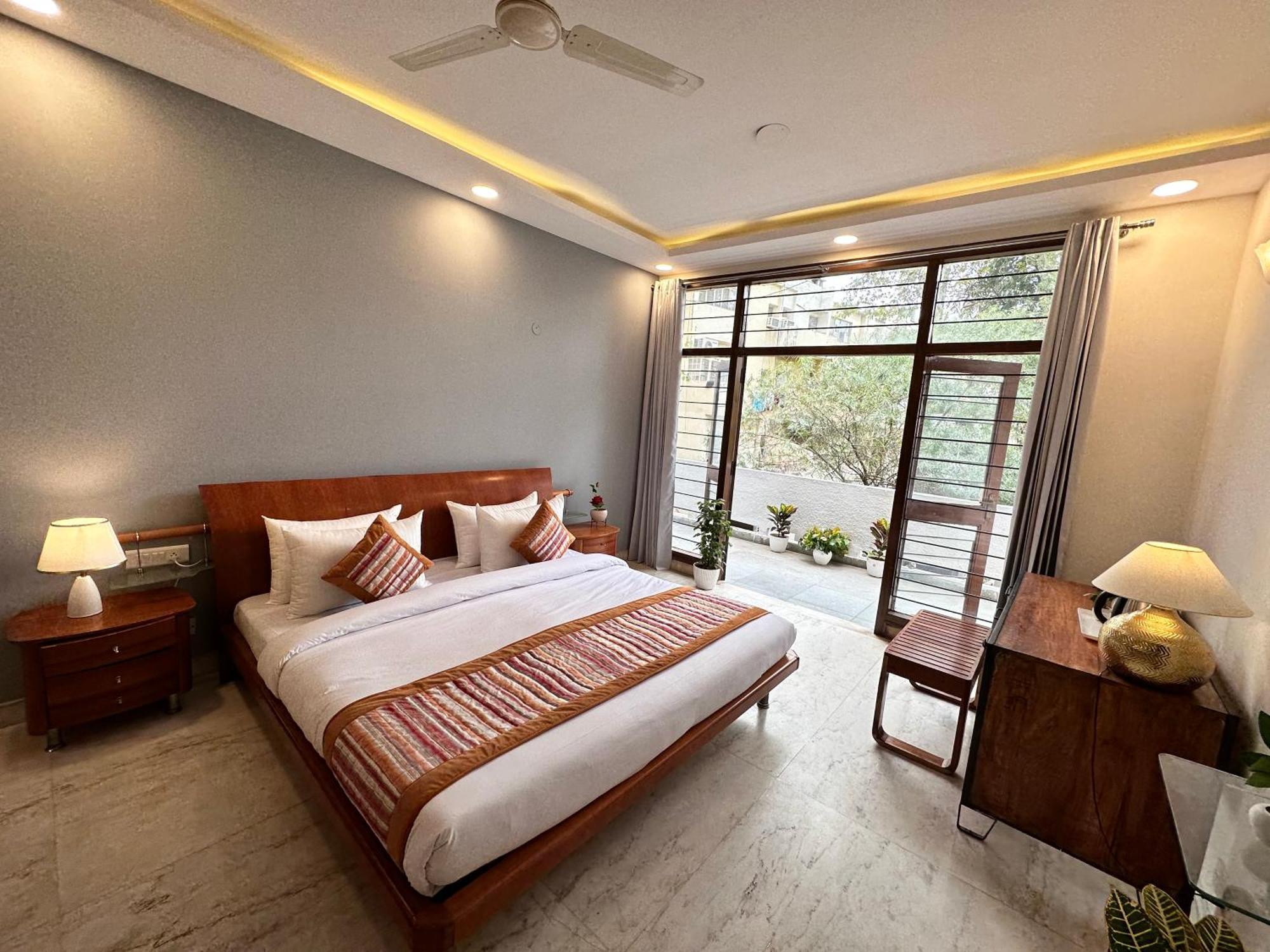 Grove Residency Hauz Khas New Delhi Couple Friendly Hotel Exterior photo