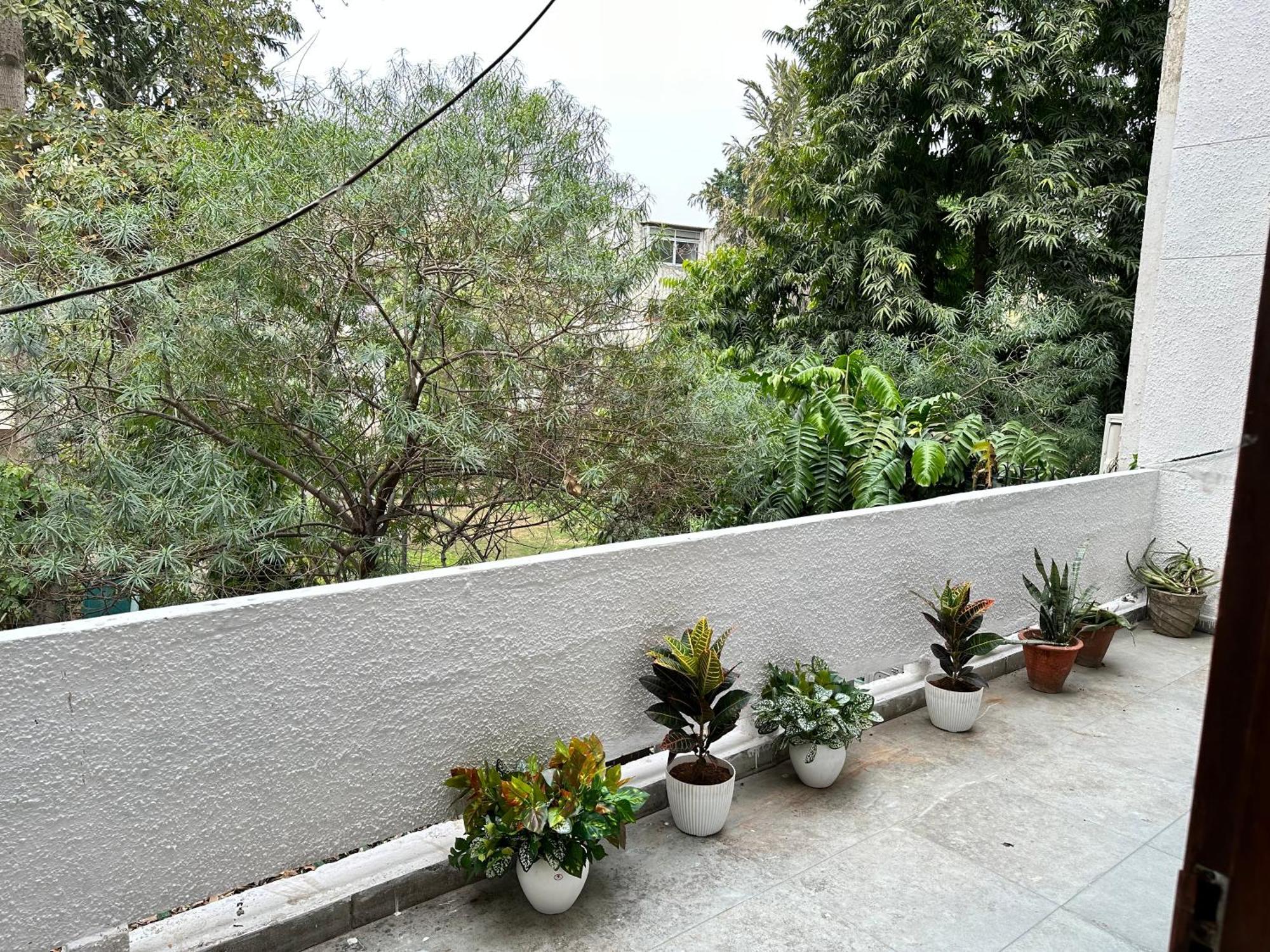 Grove Residency Hauz Khas New Delhi Couple Friendly Hotel Exterior photo