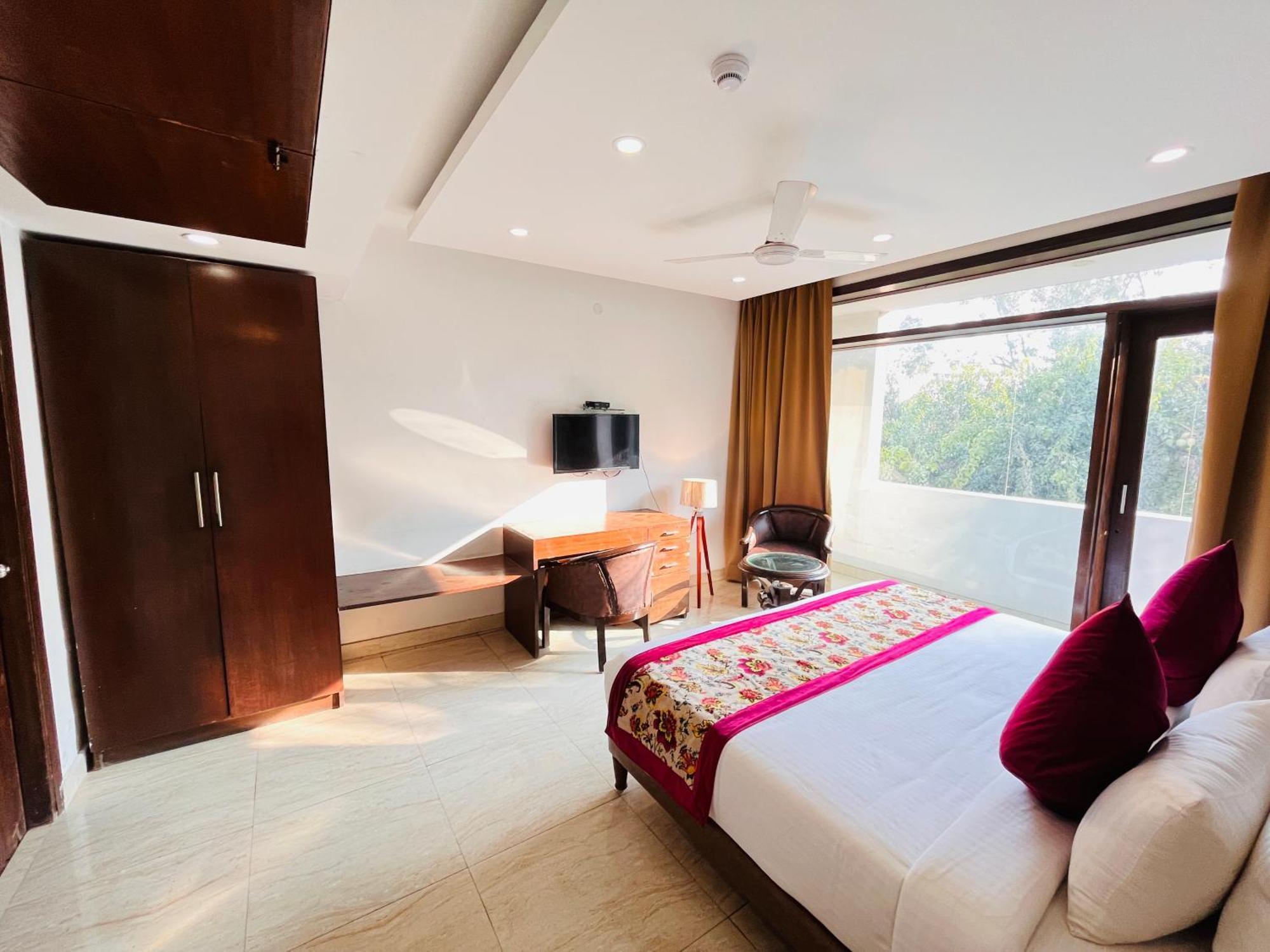 Grove Residency Hauz Khas New Delhi Couple Friendly Hotel Exterior photo