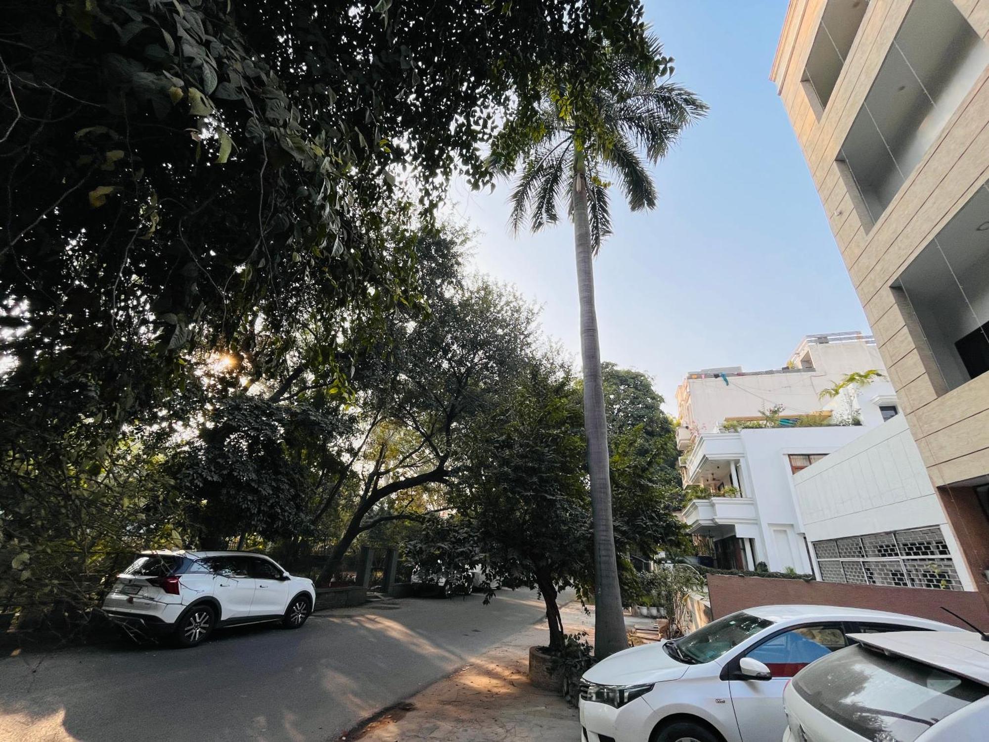 Grove Residency Hauz Khas New Delhi Couple Friendly Hotel Exterior photo